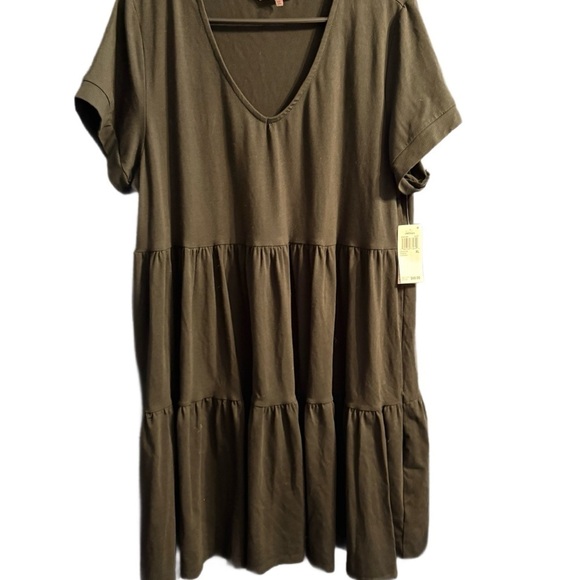 Willow Drive Dresses & Skirts - Willow Drive Black Tiered V Neck Women’s Dress NWT XL
